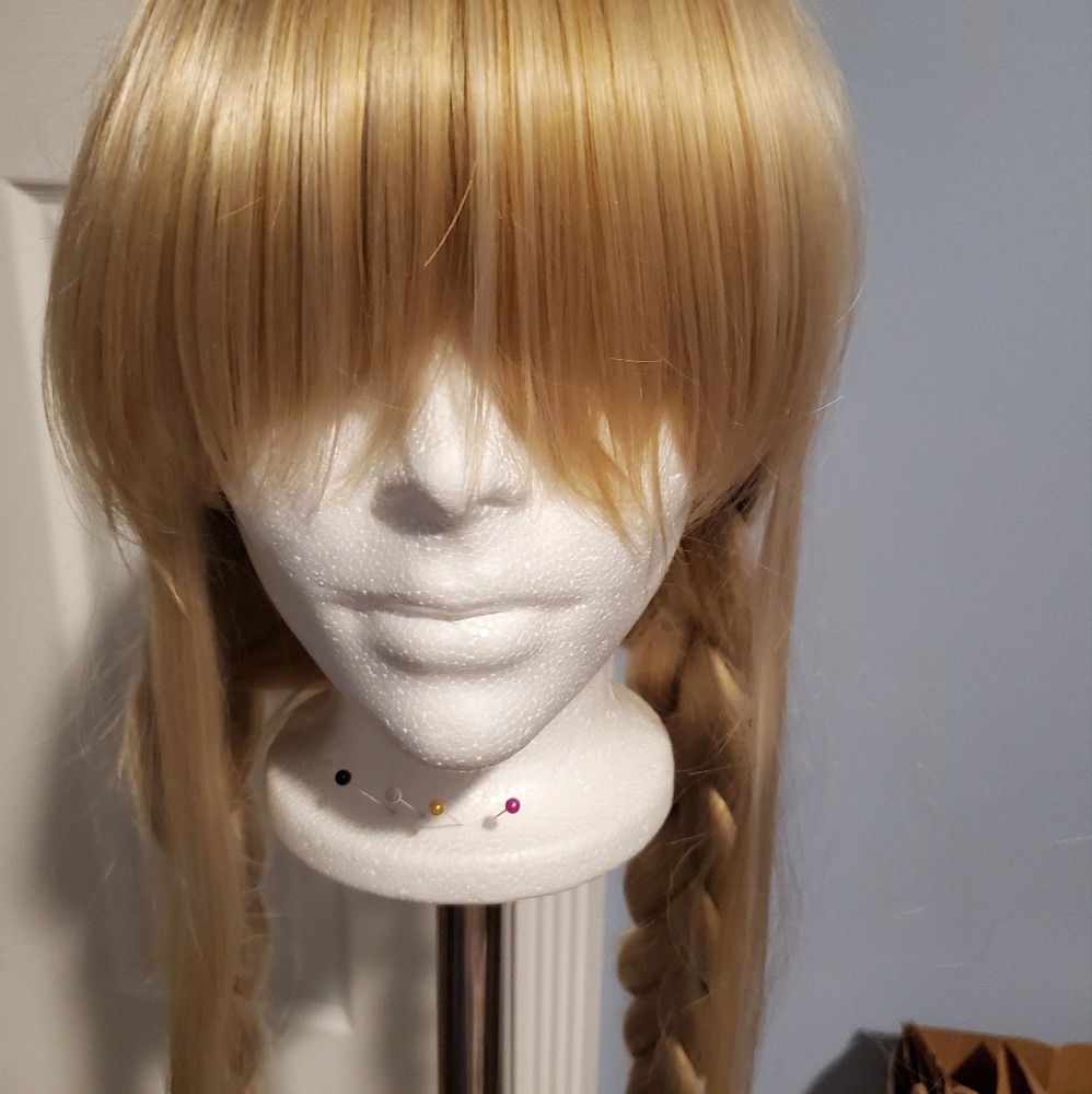Blonde Arda Wig